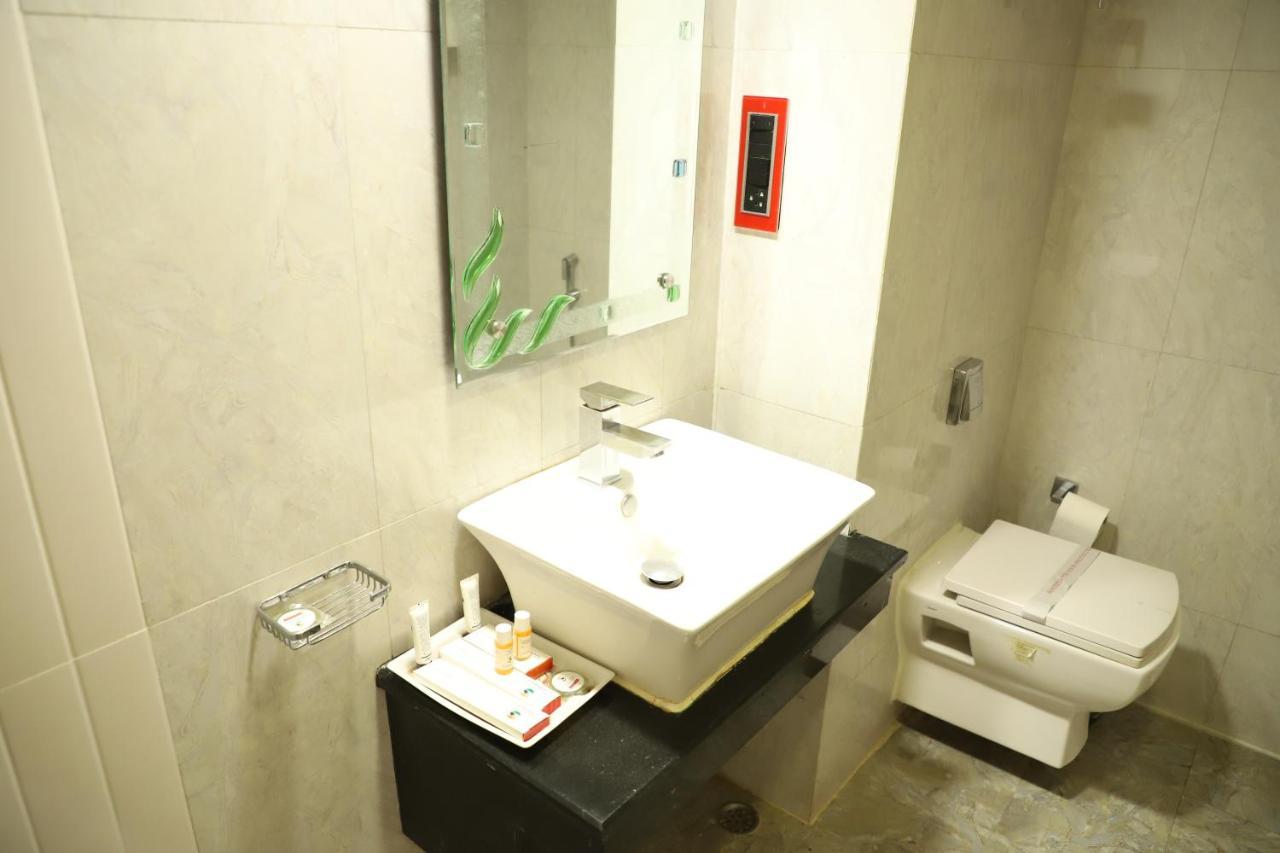 Republic Hotel Patna  Exteriör bild