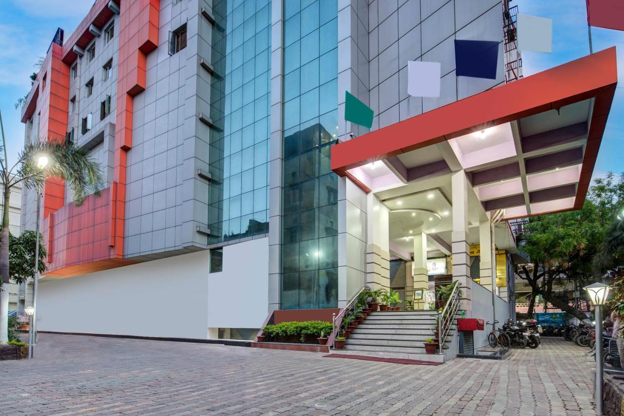 Republic Hotel Patna  Exteriör bild